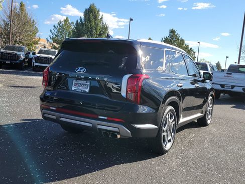 Used 2023 Hyundai Palisade Limited AWD/4WD image 3
