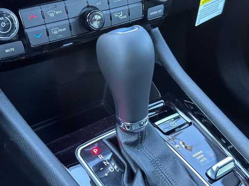 New 2026 Jeep Compass Latitude image 21