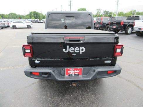 Used 2020 Jeep Gladiator Overland AWD/4WD image 6