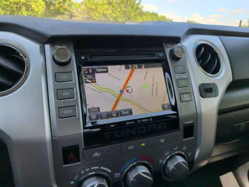 Used 2016 Toyota Tundra SR5 w/ SR5 Upgrade Package AWD/4WD image 18