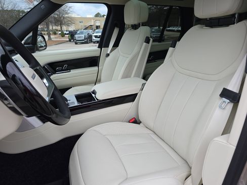 New 2026 Land Rover Range Rover SE image 15