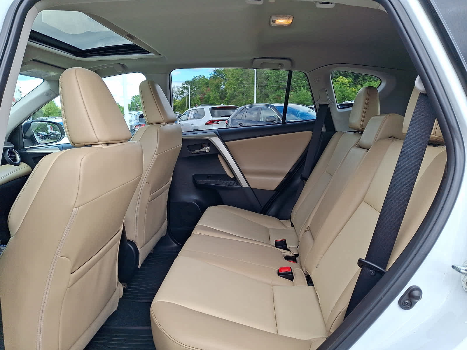 Used 2014 Toyota RAV4 Limited AWD/4WD image 11