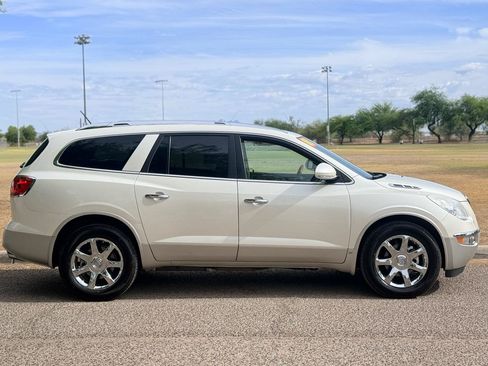 Used 2008 Buick Enclave CXL w/ Entertainment Package #3 FWD image 5