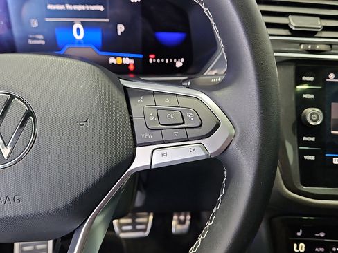 Certified 2023 Volkswagen Tiguan SE R-Line FWD image 19