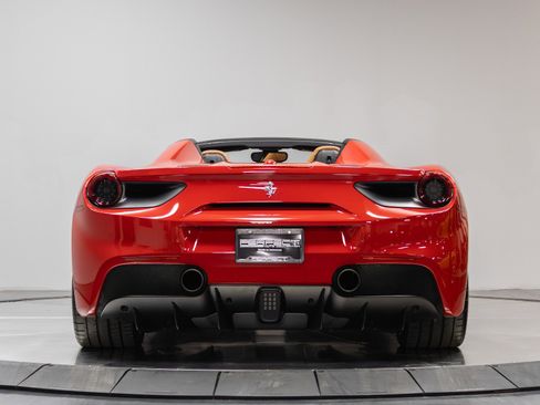 Used 2016 Ferrari 488 Spider image 47