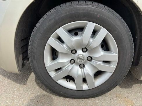 Used 2009 Nissan Altima 2.5 S FWD image 9