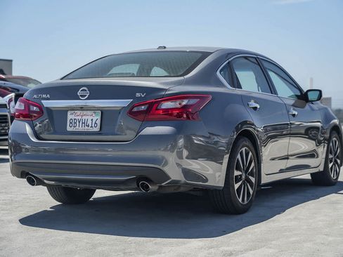 Used 2018 Nissan Altima 2.5 SV FWD image 6