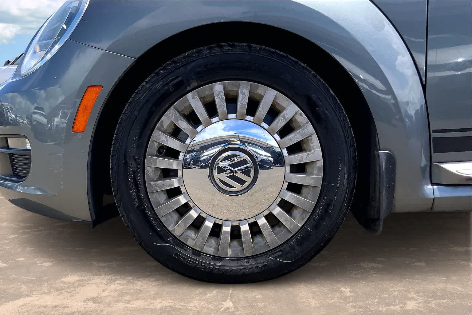 Used 2013 Volkswagen Beetle 2.5 FWD image 8