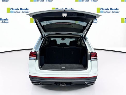 Used 2025 Volkswagen Atlas SE FWD image 29