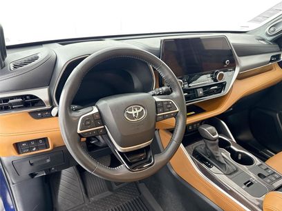 Used 2024 Toyota Highlander Platinum
