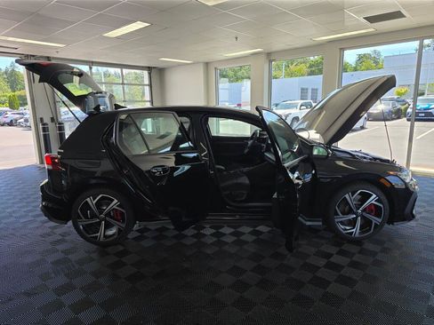 New 2026 Volkswagen GTI SE FWD image 16