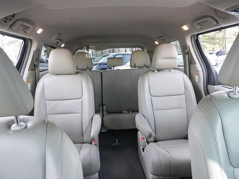 Used 2016 Toyota Sienna XLE image 44