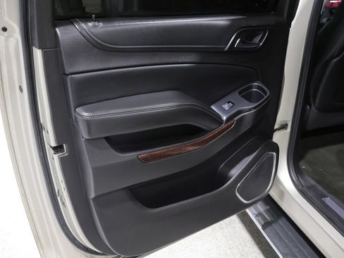 Used 2016 GMC Yukon XL SLT AWD/4WD image 19