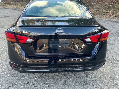 Used 2024 Nissan Altima 2.5 SV image 7