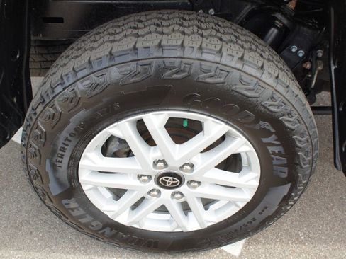 Used 2025 Toyota Tundra SR5 AWD/4WD image 26