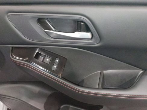 Used 2026 Nissan Rogue SV AWD/4WD image 31