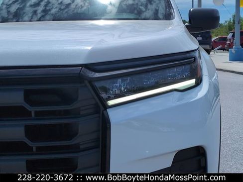 New 2026 Honda Pilot Sport image 12