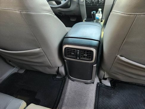 Used 2005 Toyota 4Runner SR5 AWD/4WD image 16