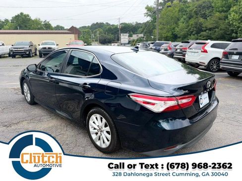 Used 2019 Toyota Camry LE FWD image 5
