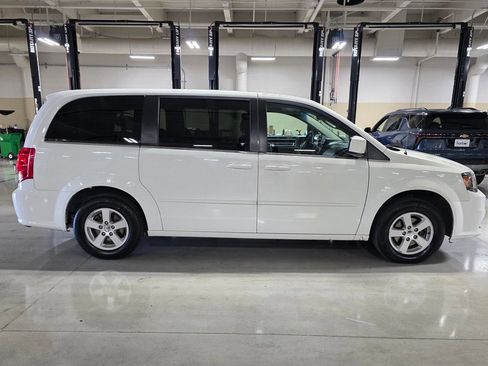 Used 2012 Dodge Grand Caravan Crew FWD image 8