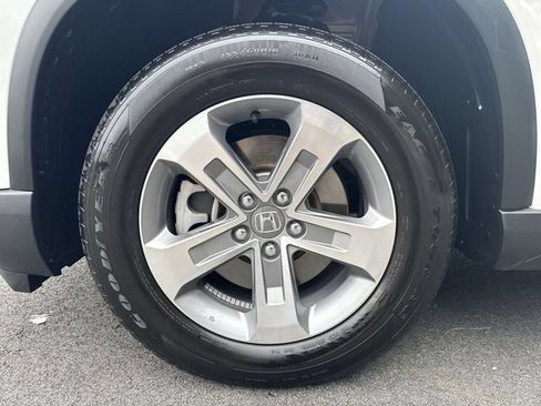 Used 2025 Honda Pilot EX-L image 10