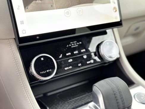 New 2026 Jaguar F-PACE R-Dynamic S AWD/4WD image 18