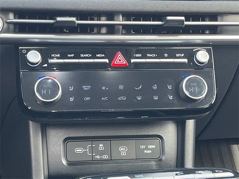 Certified 2025 Hyundai Tucson Limited image 17