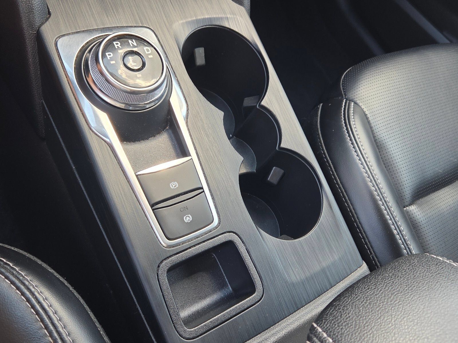 Used 2024 Ford Escape Platinum AWD/4WD image 25