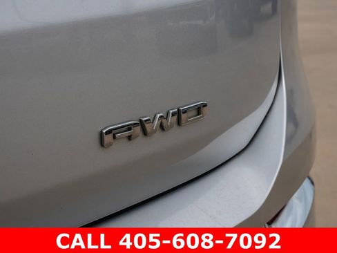 Used 2022 GMC Terrain Denali w/ Denali Premium Package AWD/4WD image 12