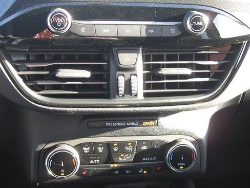 New 2026 Ford Escape ST-Line w/ Cold Weather Package AWD/4WD image 10