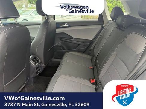 Certified 2024 Volkswagen Taos SE image 11