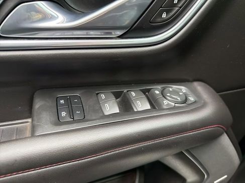 Used 2021 Chevrolet Suburban RST w/ Luxury Package image 9