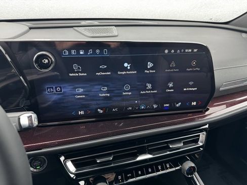 New 2026 Chevrolet Traverse Z71 w/ Enhanced Driving Package image 3