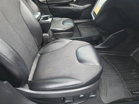 Used 2016 Tesla Model S 70 image 23