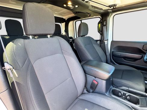 Used 2022 Jeep Gladiator Sport AWD/4WD image 25
