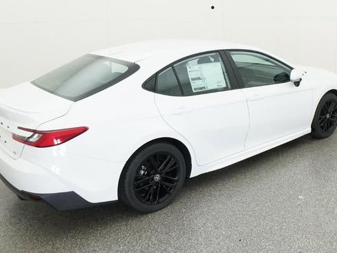 New 2026 Toyota Camry SE image 9