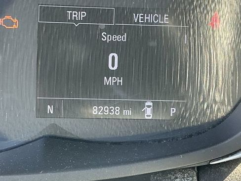 Used 2022 Chevrolet Trax LT w/ Premium Seat Package AWD/4WD image 14