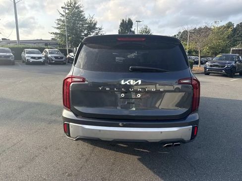 Certified 2024 Kia Telluride S w/ S Sunroof Package FWD image 8