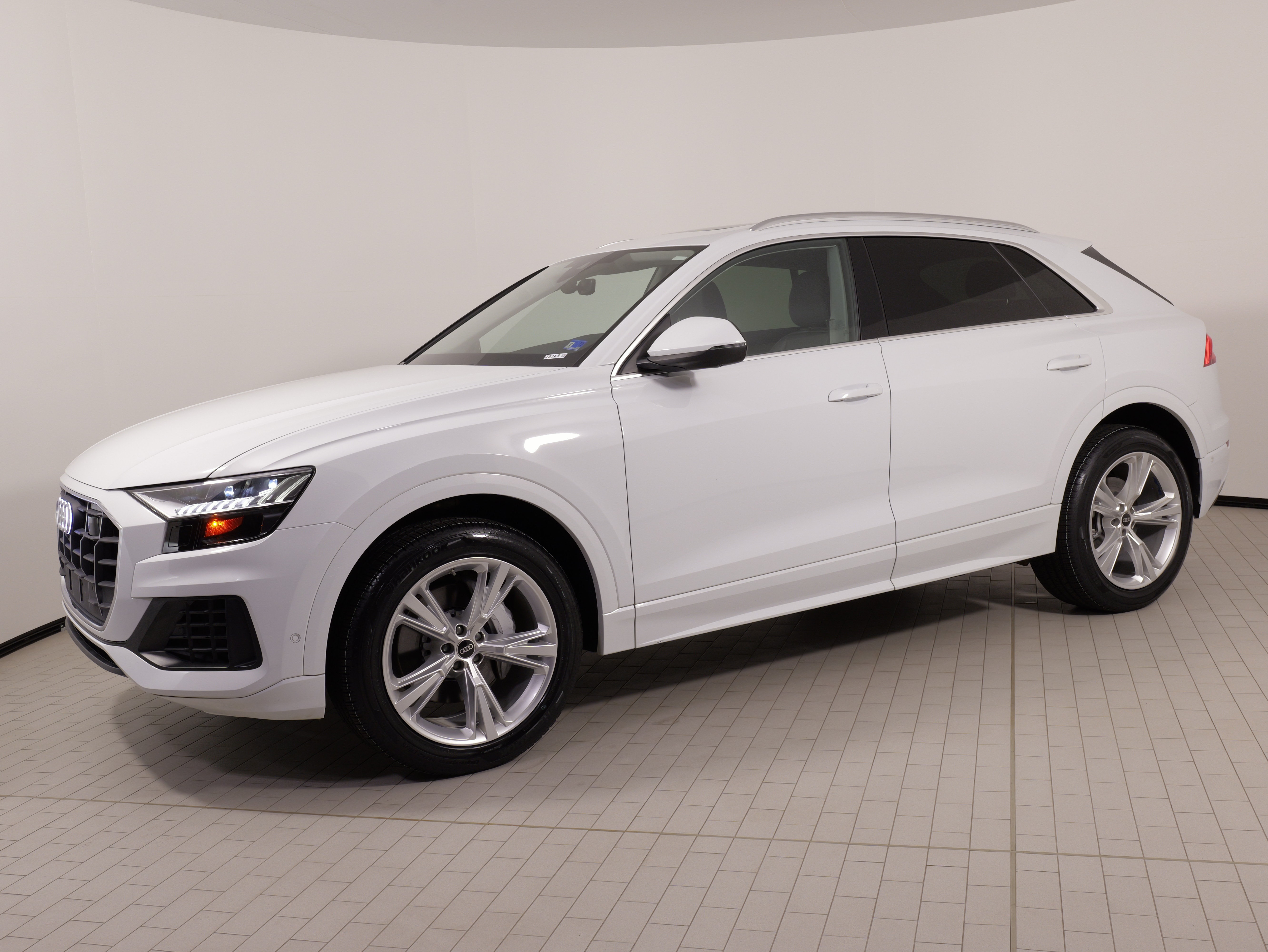 Used 2023 Audi Q8 Premium Plus w/ Premium Plus Package AWD/4WD image 1