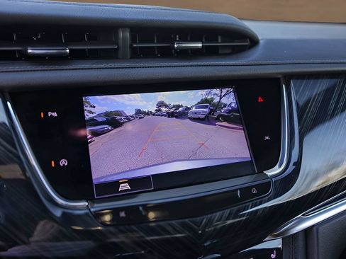 Certified 2025 Cadillac XT6 Premium Luxury AWD/4WD image 16