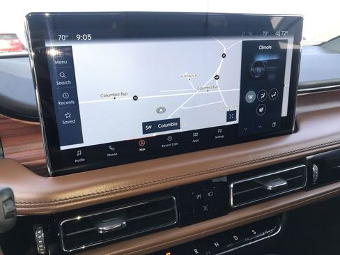 Used 2023 Lincoln Nautilus Reserve AWD/4WD image 18
