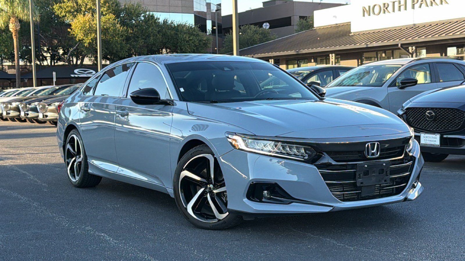 Used 2022 Honda Accord Sport image 2