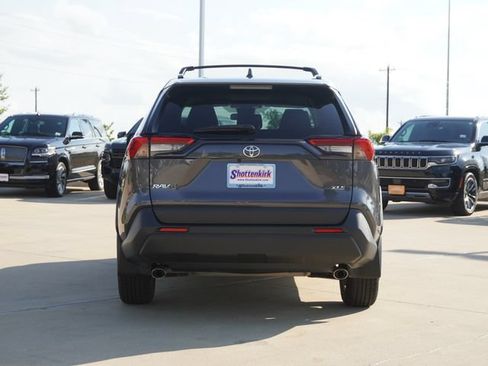 Used 2022 Toyota RAV4 XLE w/ Convenience Package FWD image 8