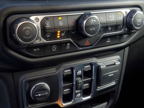 Used 2021 Jeep Gladiator Sport image 28