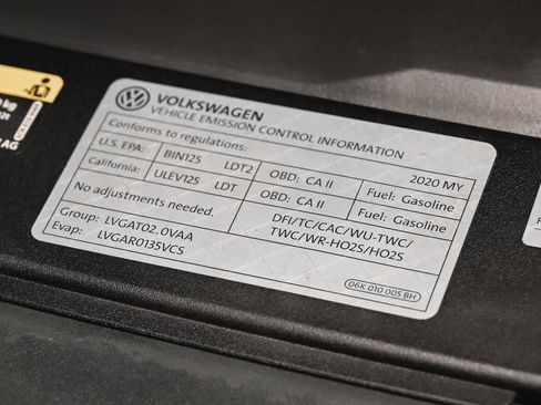 Used 2020 Volkswagen Atlas Cross Sport SE FWD image 17