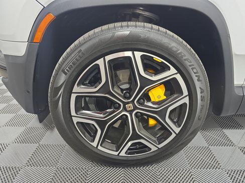 Used 2024 Rivian R1T Adventure AWD/4WD image 9