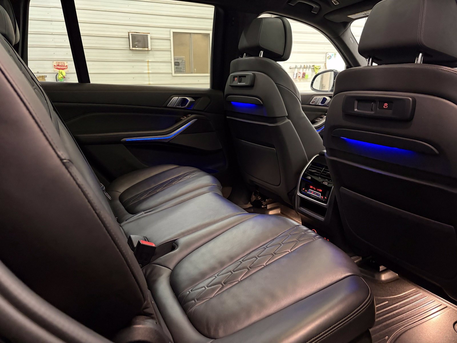 Used 2021 BMW X7 M50i AWD/4WD image 32