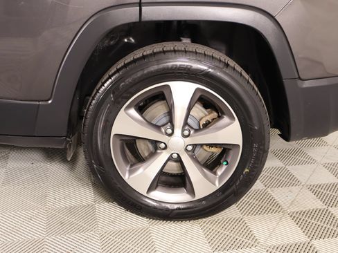 Used 2021 Jeep Cherokee Limited AWD/4WD image 19