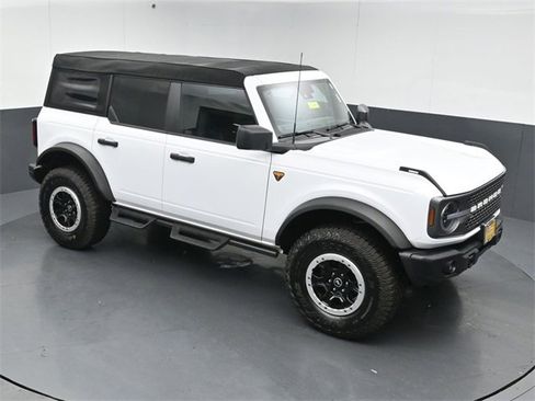 Certified 2023 Ford Bronco Badlands w/ Sasquatch Package image 41