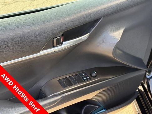 Used 2023 Toyota Camry SE w/ Cold Weather Package image 18